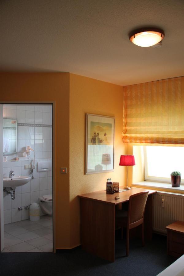 Buskes Hotel Steinfoerde Wietze Room photo